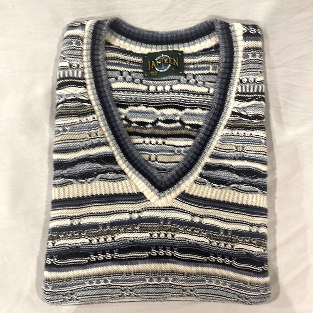 Sweater vest